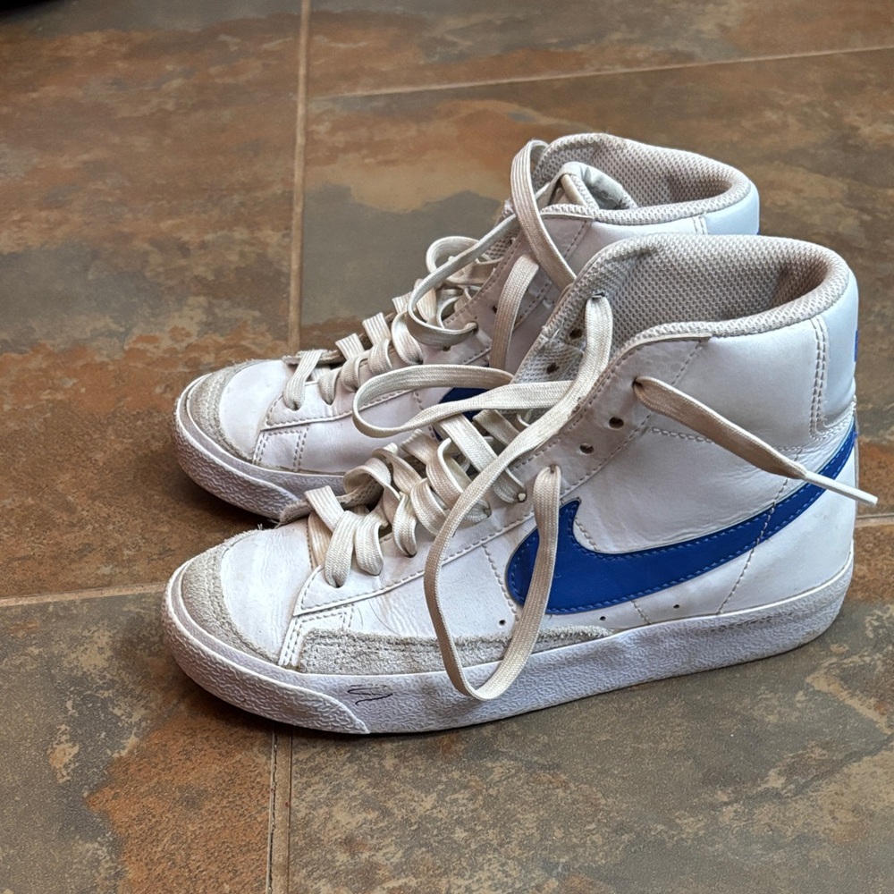 Nike Kids High-Top Sneakers - White and Blue y3.5